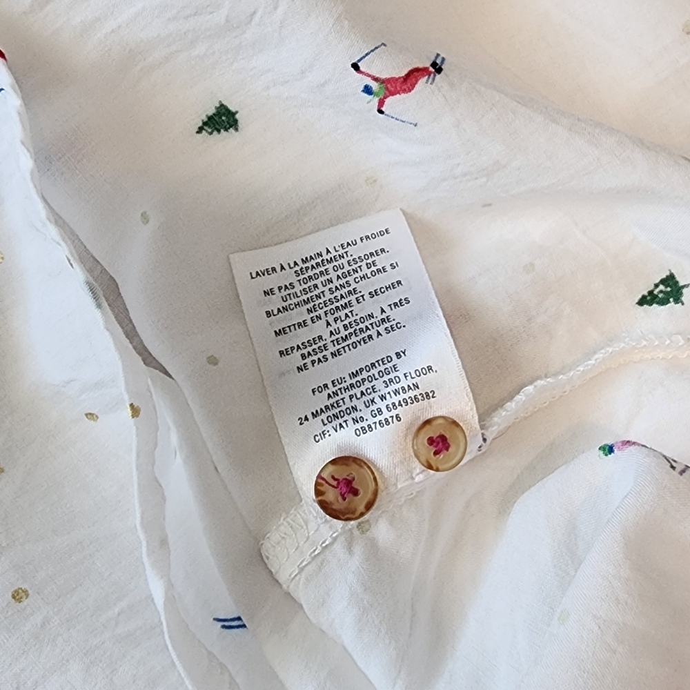 Anthropologie 23 of 52 Conversations Novelty Ski Winter Scene Button Up Blouse - Picture 15 of 15